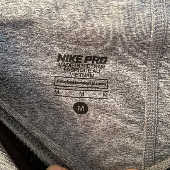 Nike Capri Legging - Picture 3 of 5